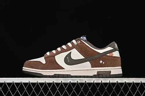 All categories Nk SB Dunk Series Nk SB Dunk Low High-end customized low-top sneakers Nike SB Dunk Low joint white coffee high-end customized low-top casual sneakers GW0620-112